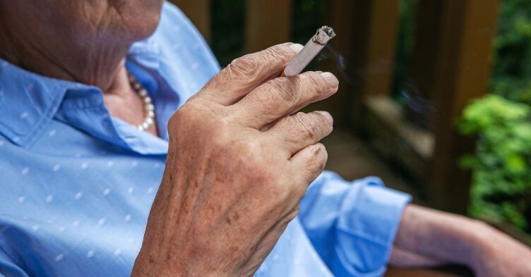 Smoking linked to cognitive decline in older adults