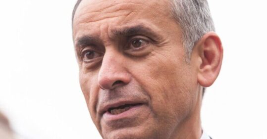 Darzi review sounds alarm over dwindling community nurse numbers